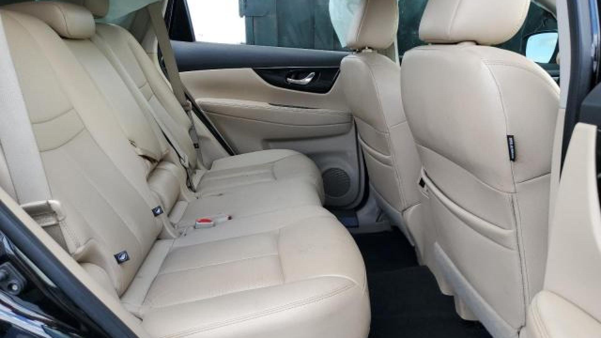 Nissan  - Rogue - 2017 - Black - 85318084