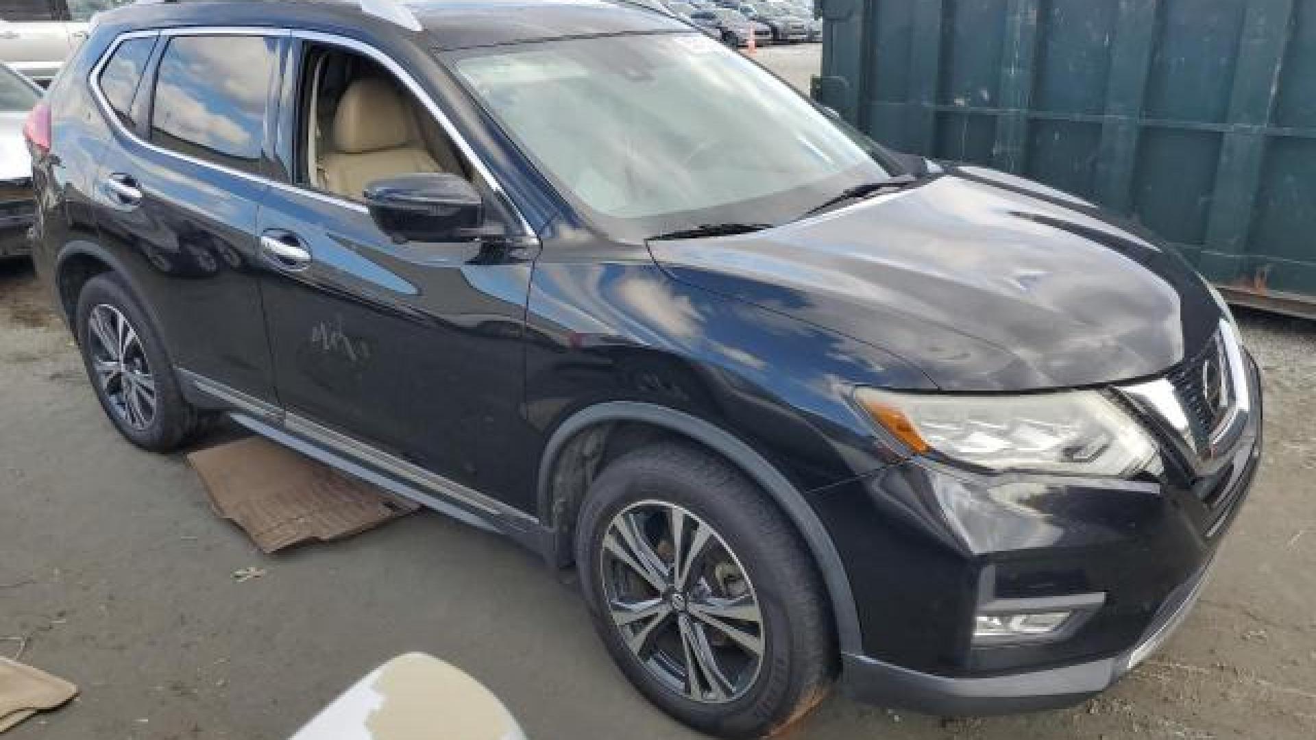 Nissan  - Rogue - 2017 - Black - 85318084