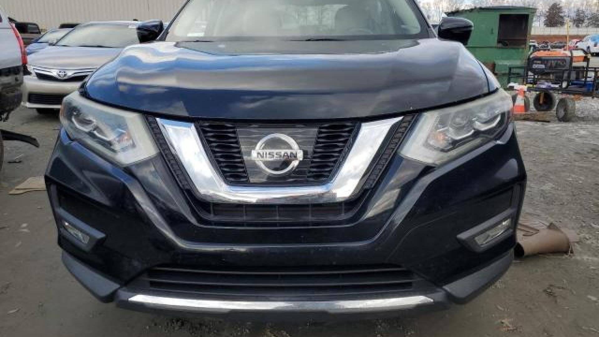 Nissan  - Rogue - 2017 - Black - 85318084