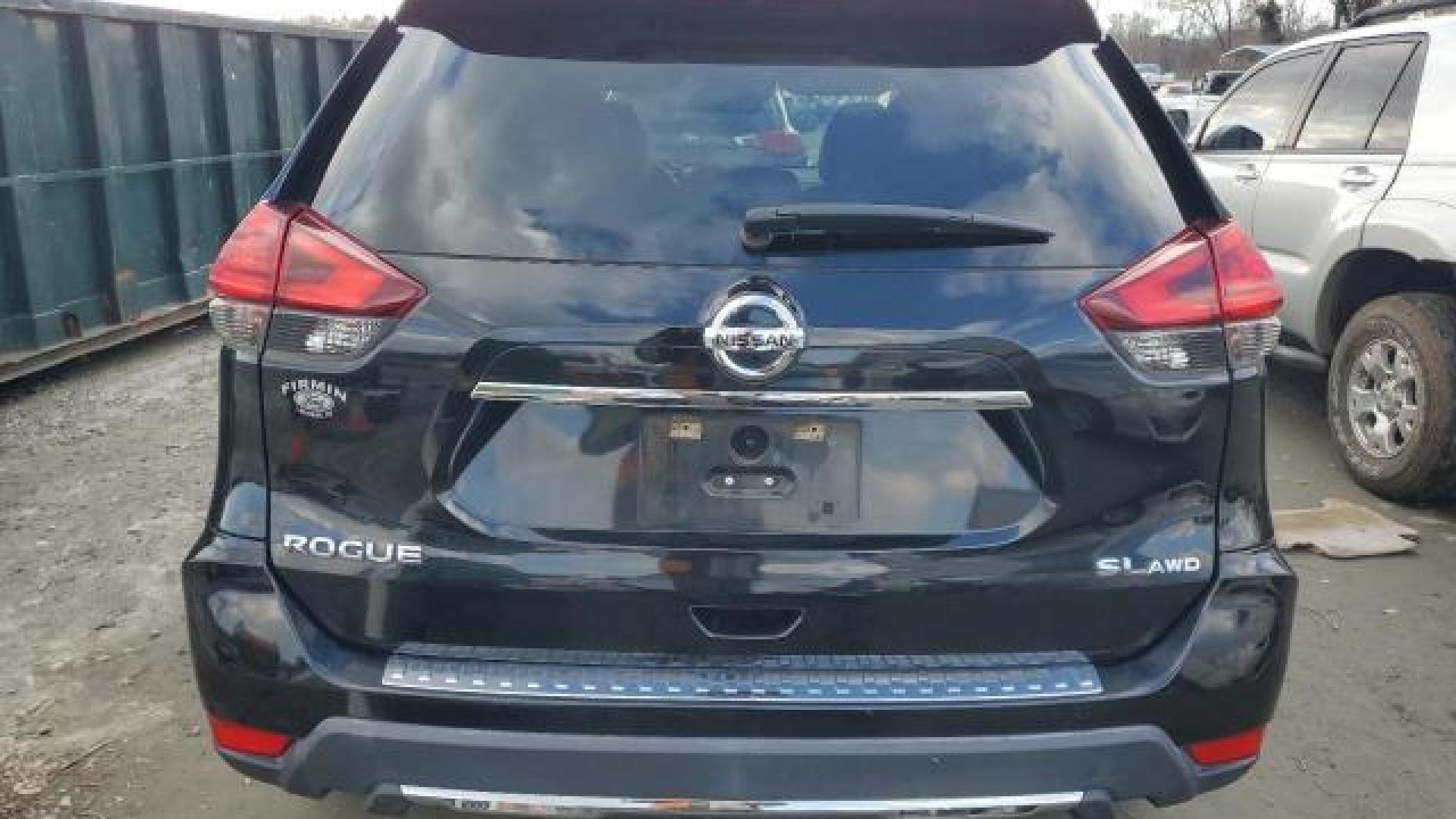 Nissan  - Rogue - 2017 - Black - 85318084