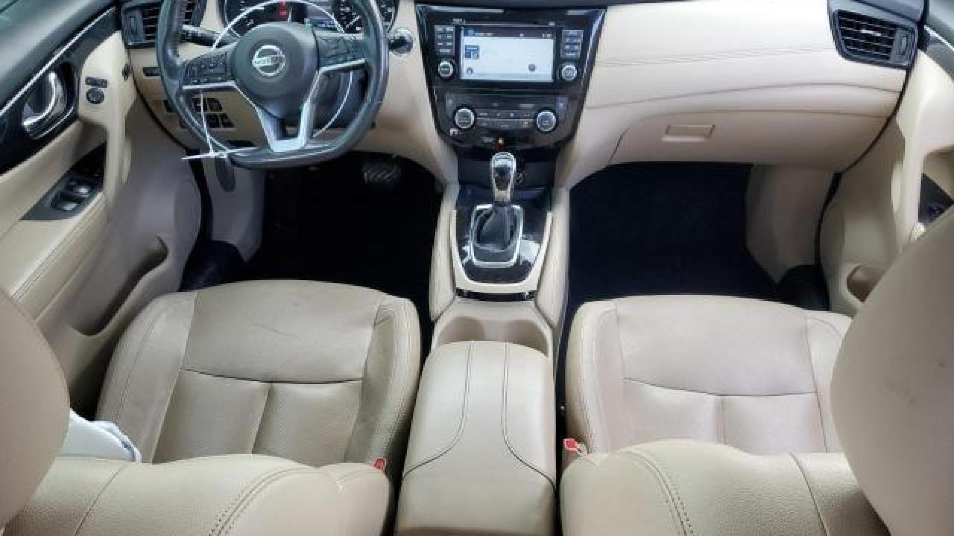 Nissan  - Rogue - 2017 - Black - 85318084