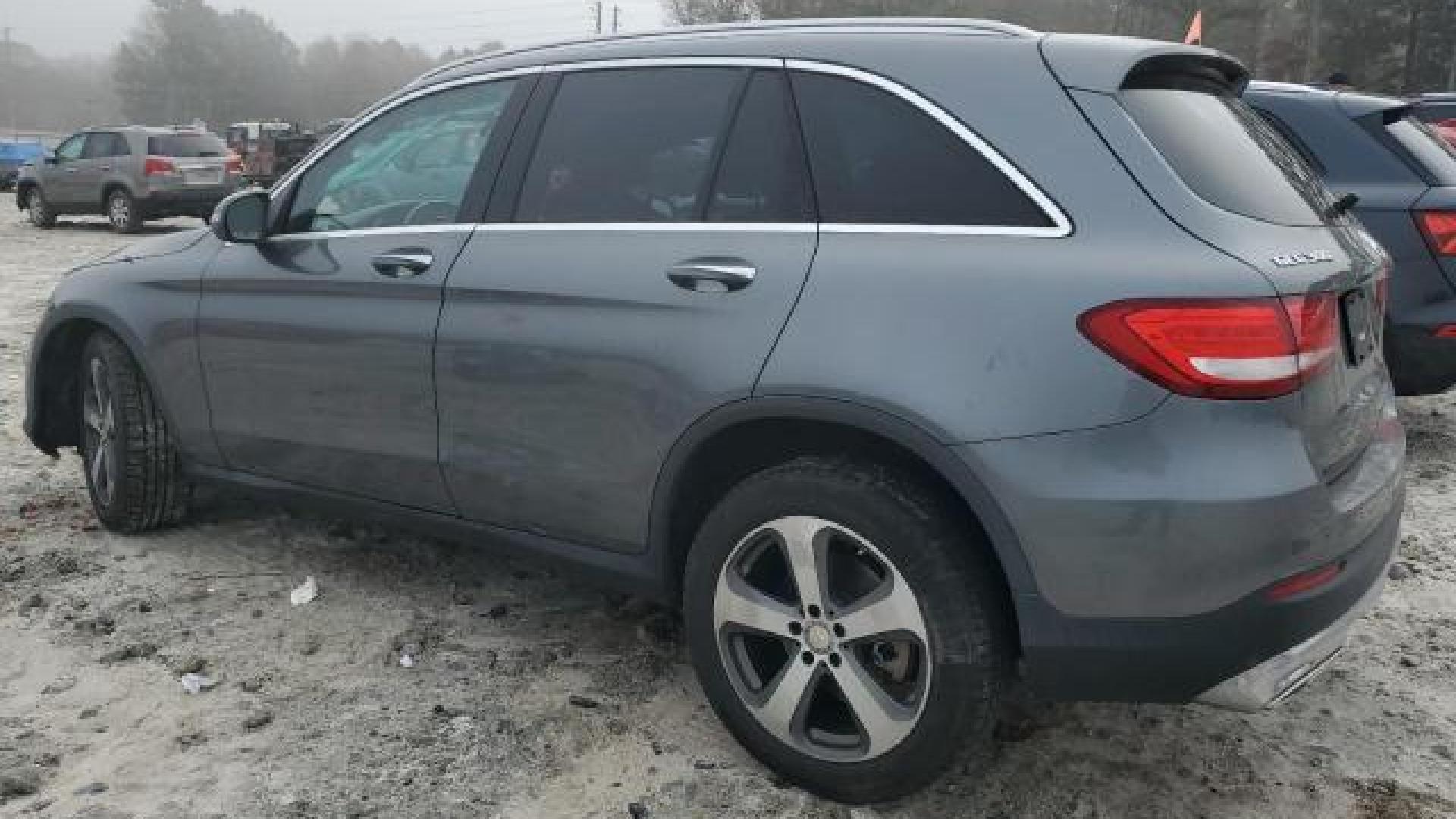 Mercedes - Glc300 - 2017 - Grey - 85485524