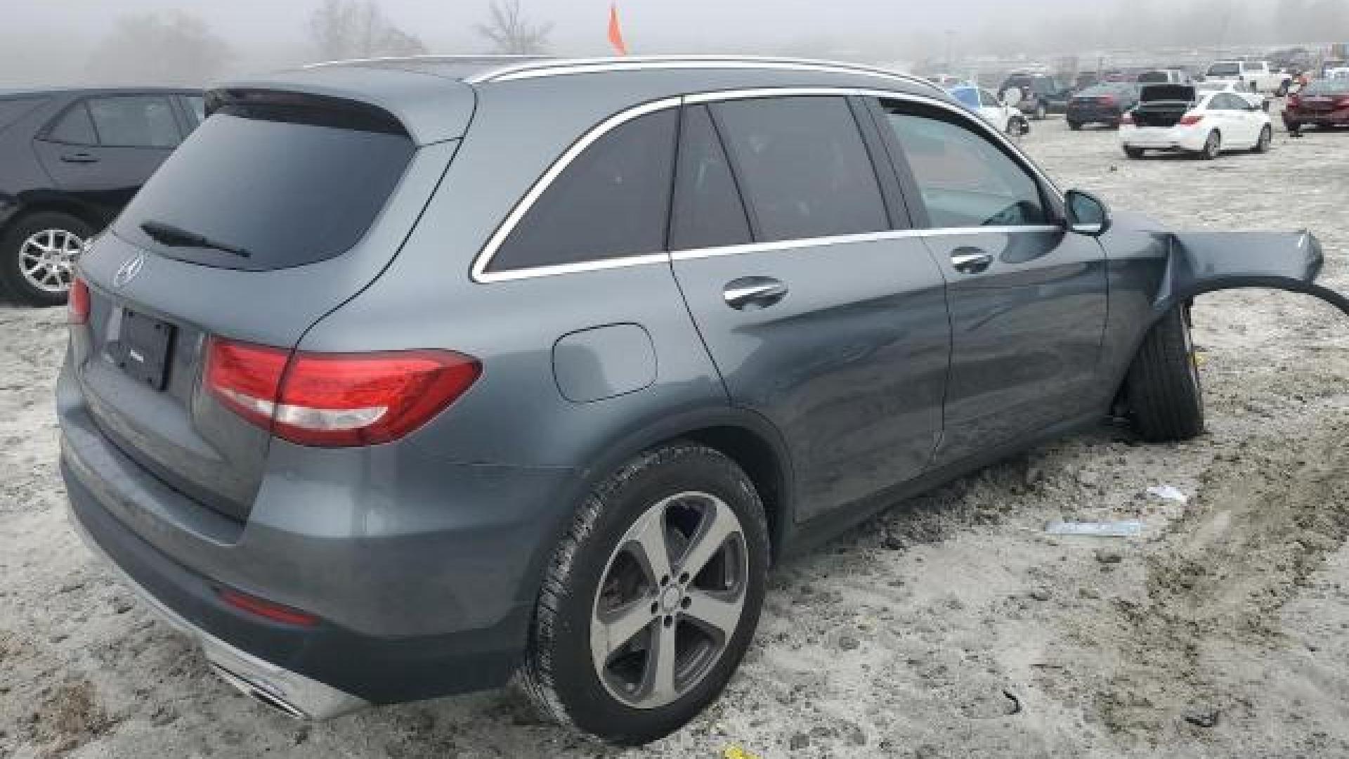 Mercedes - Glc300 - 2017 - Grey - 85485524