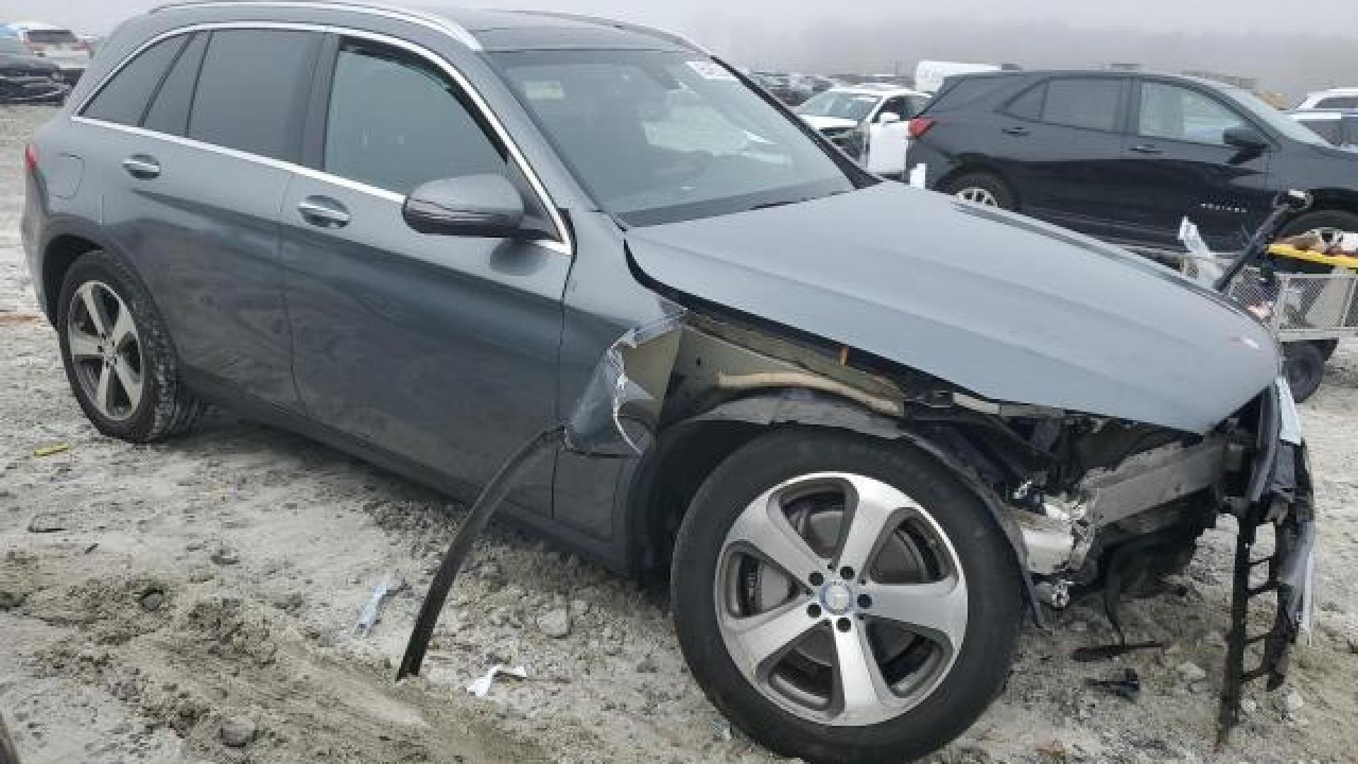 Mercedes - Glc300 - 2017 - Grey - 85485524