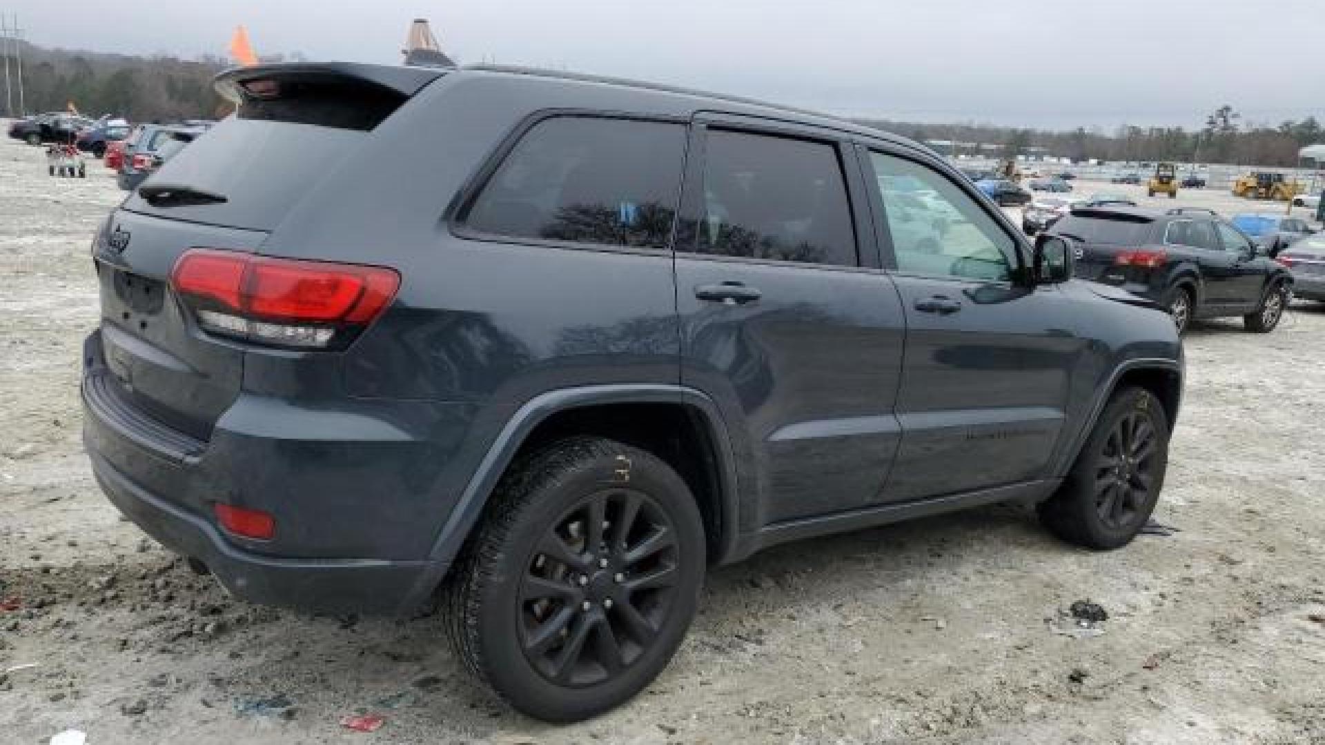 Jeep  - Grand Cherokee - 2017 - Navyblue - 85740774