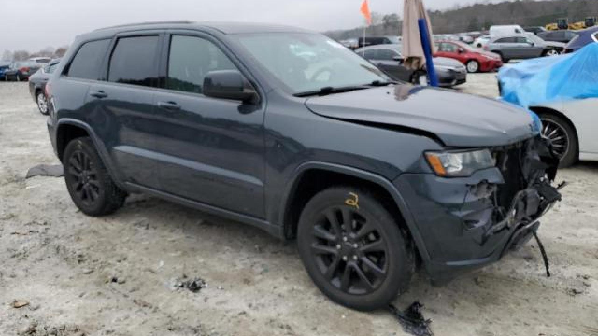 Jeep  - Grand Cherokee - 2017 - Navyblue - 85740774