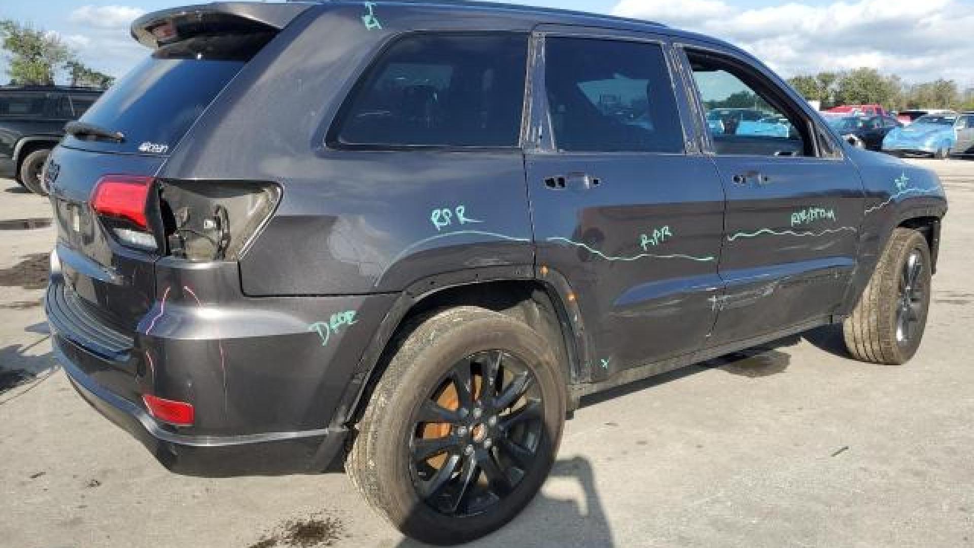 Jeep  - Grand Cherokee - 2017 - Grey - 85932234