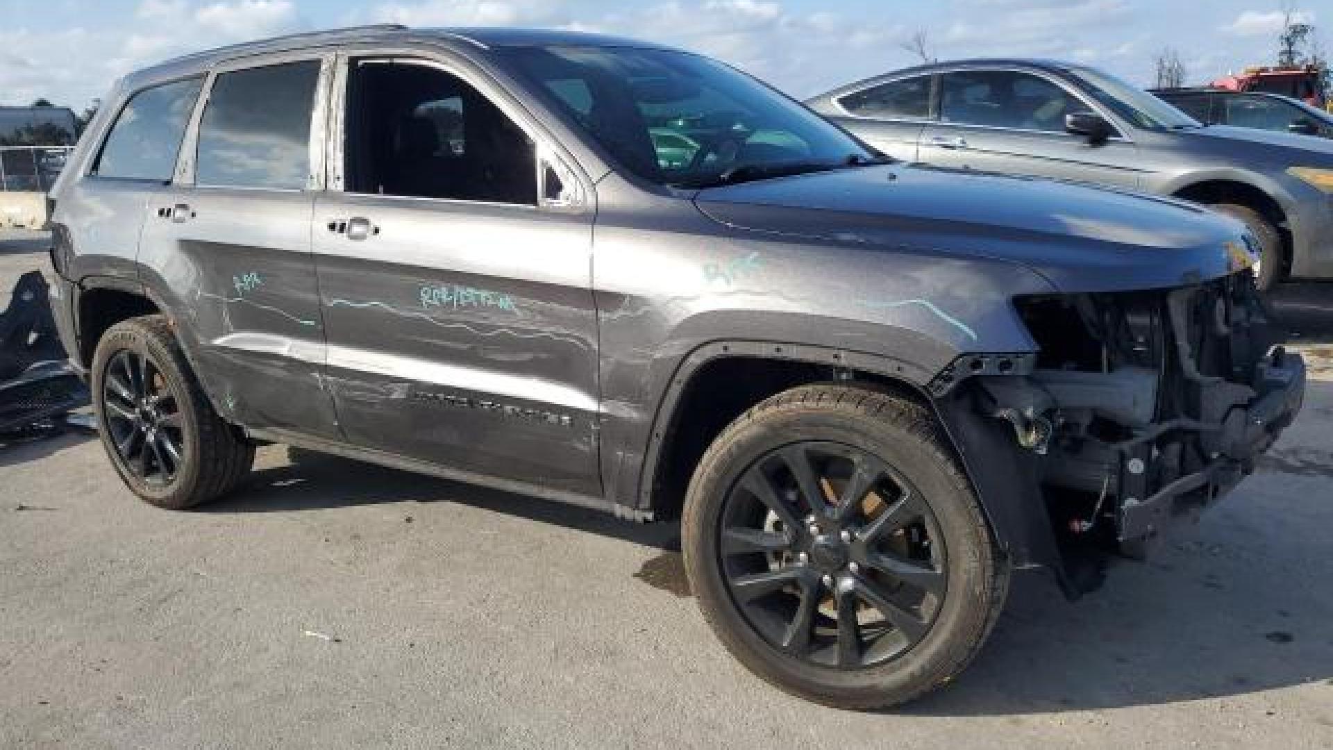 Jeep  - Grand Cherokee - 2017 - Grey - 85932234