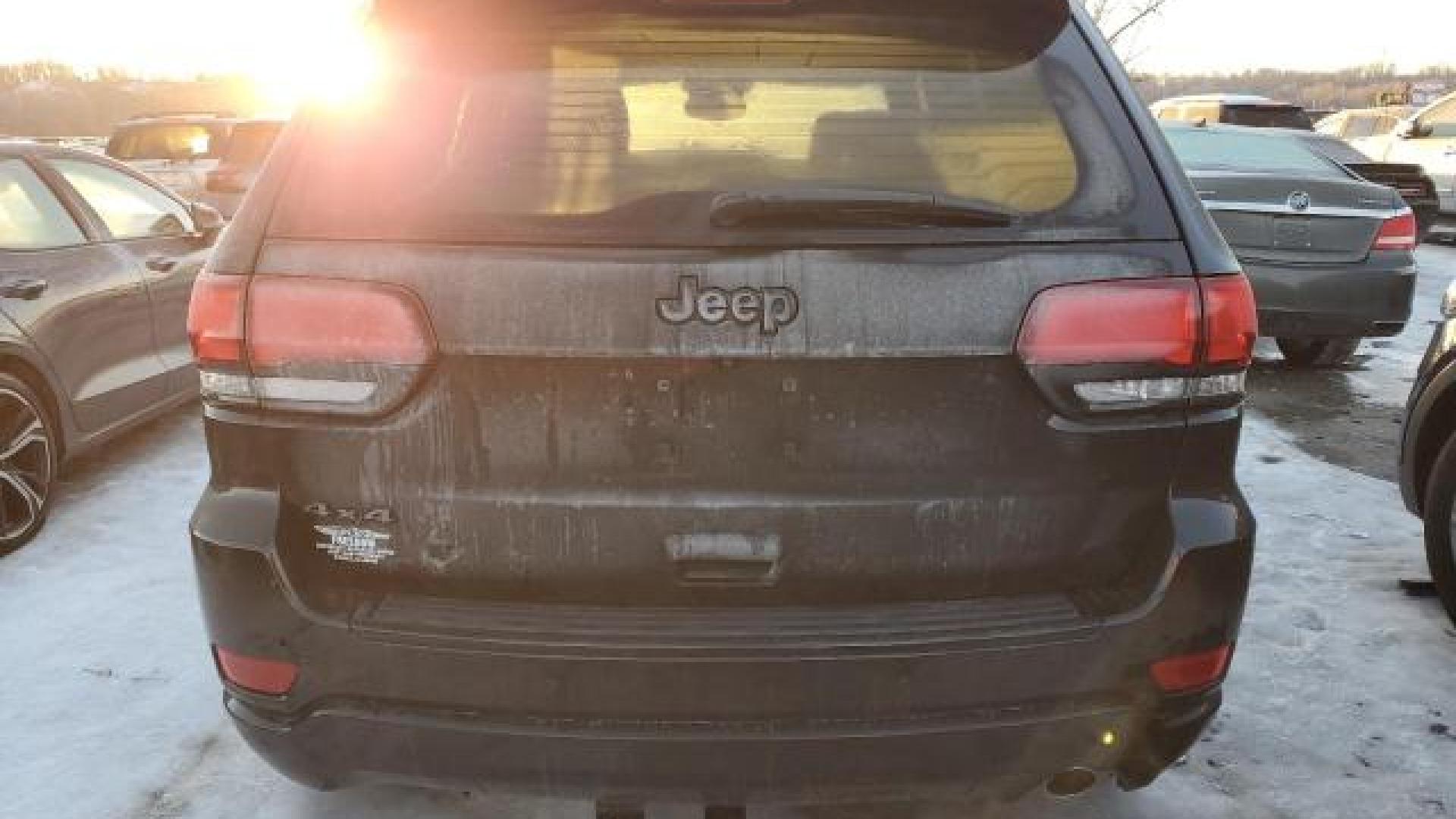 Jeep  - Grand Cherokee - 2017 - Black - 86405304