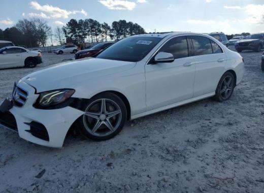 Mercedes - E300 - 2017 - White - 86614734