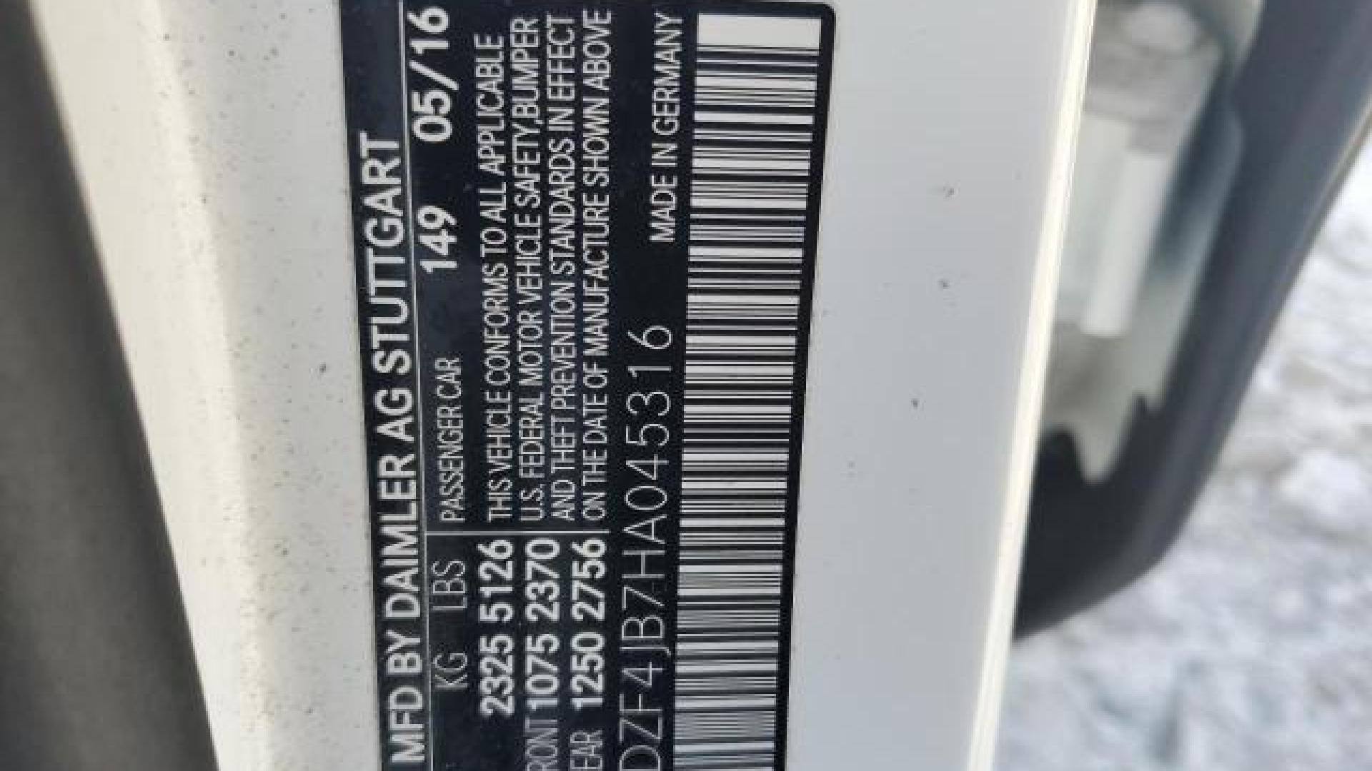 Mercedes - E300 - 2017 - White - 86614734