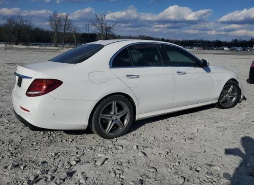 Mercedes - E300 - 2017 - White - 86614734