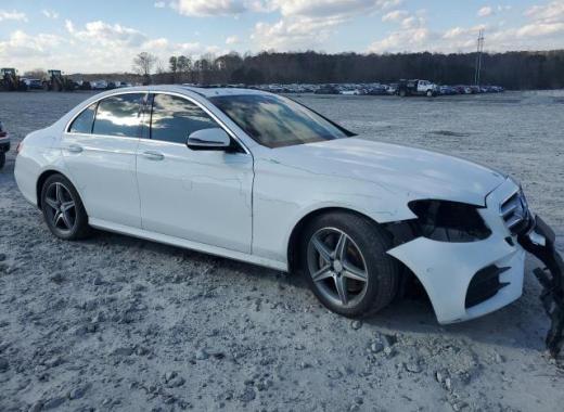 Mercedes - E300 - 2017 - White - 86614734