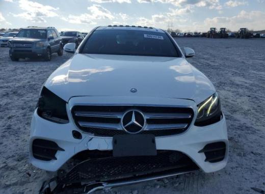Mercedes - E300 - 2017 - White - 86614734