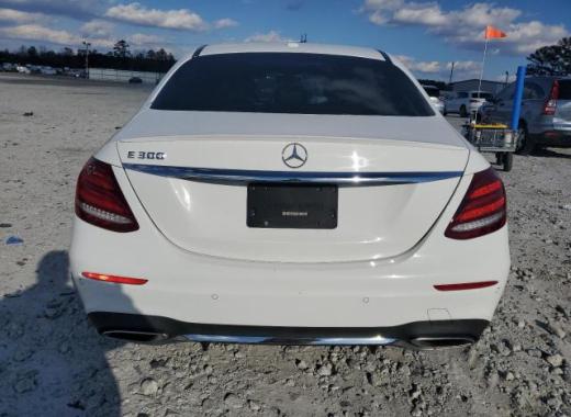 Mercedes - E300 - 2017 - White - 86614734