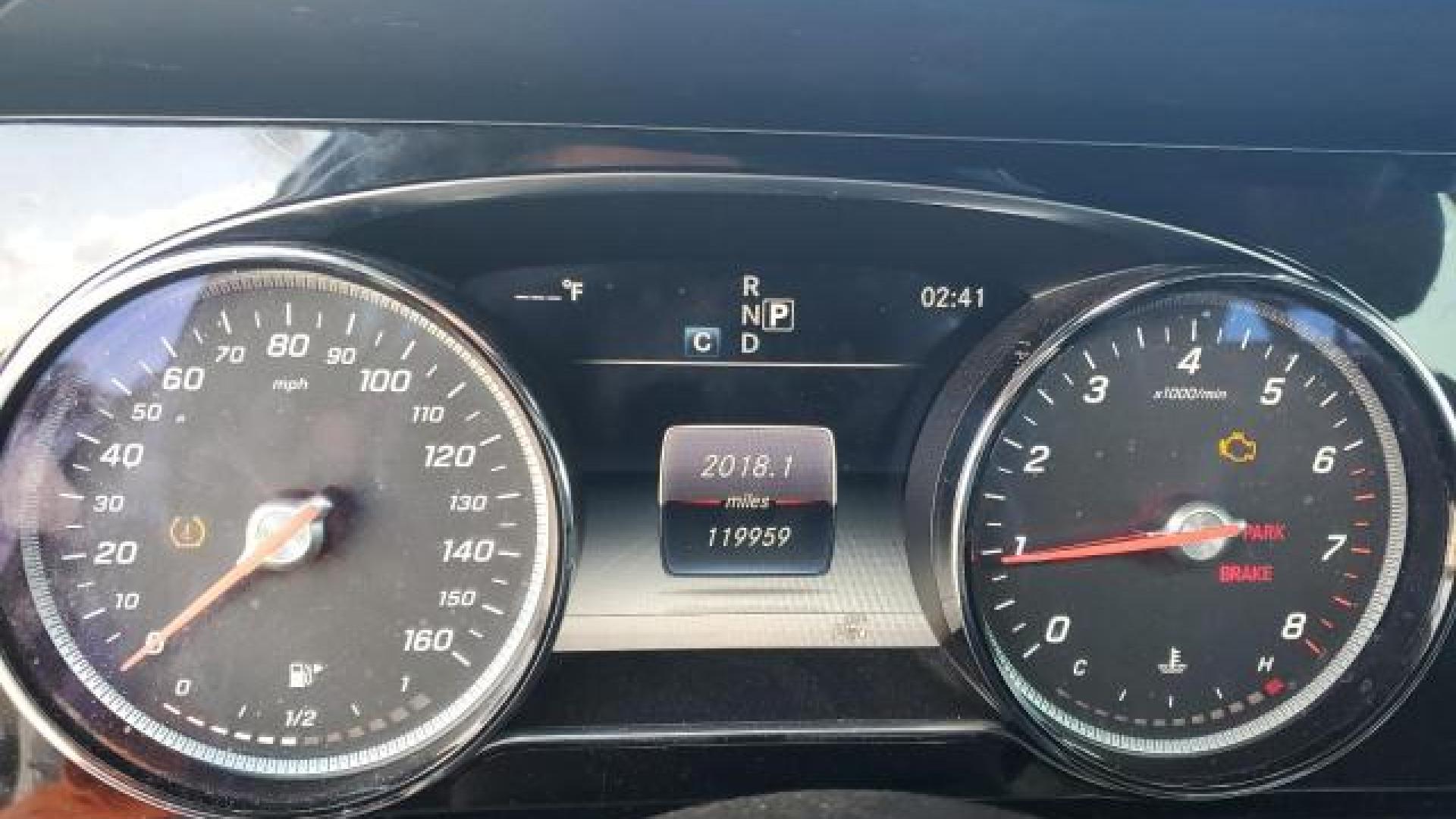 Mercedes - E300 - 2017 - White - 86614734