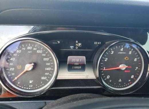 Mercedes - E300 - 2017 - White - 86614734