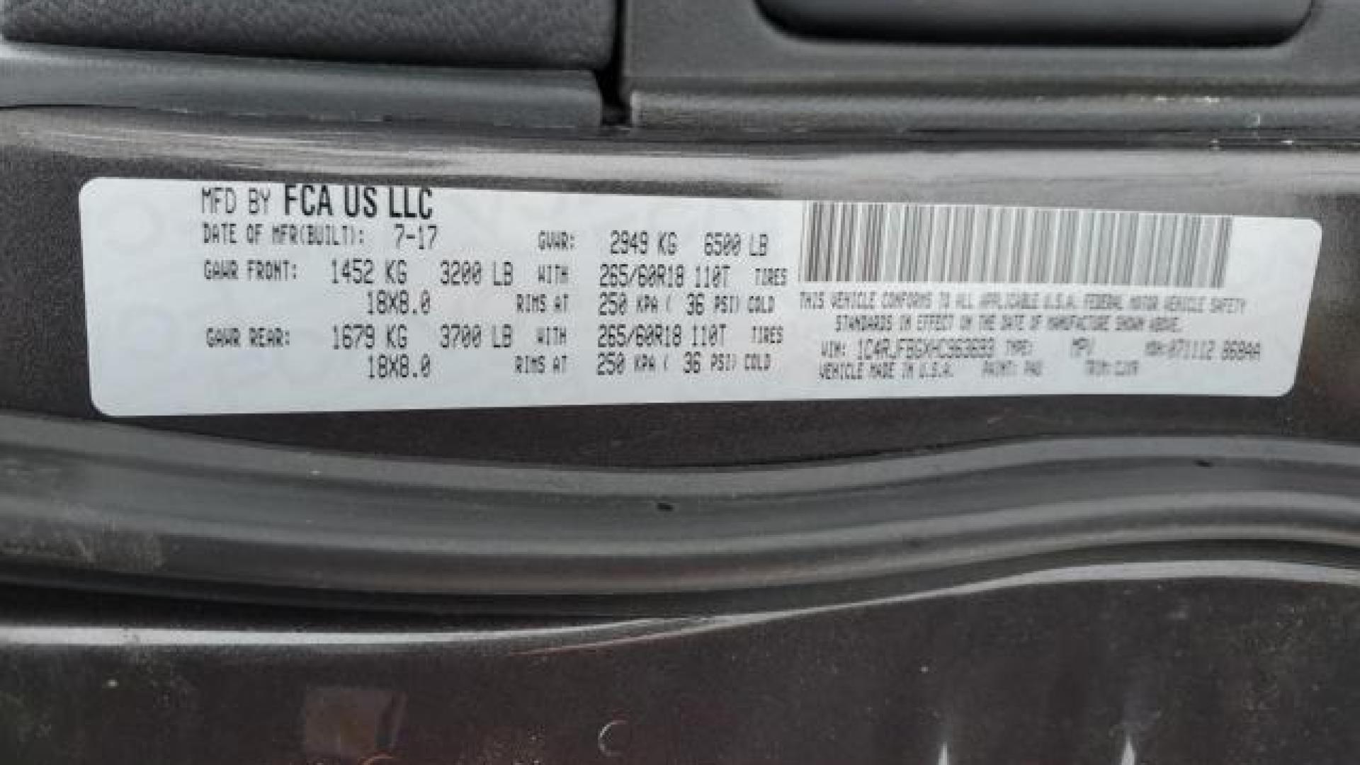 Jeep  - Grand Cherokee - 2017 - Grey - 86702754