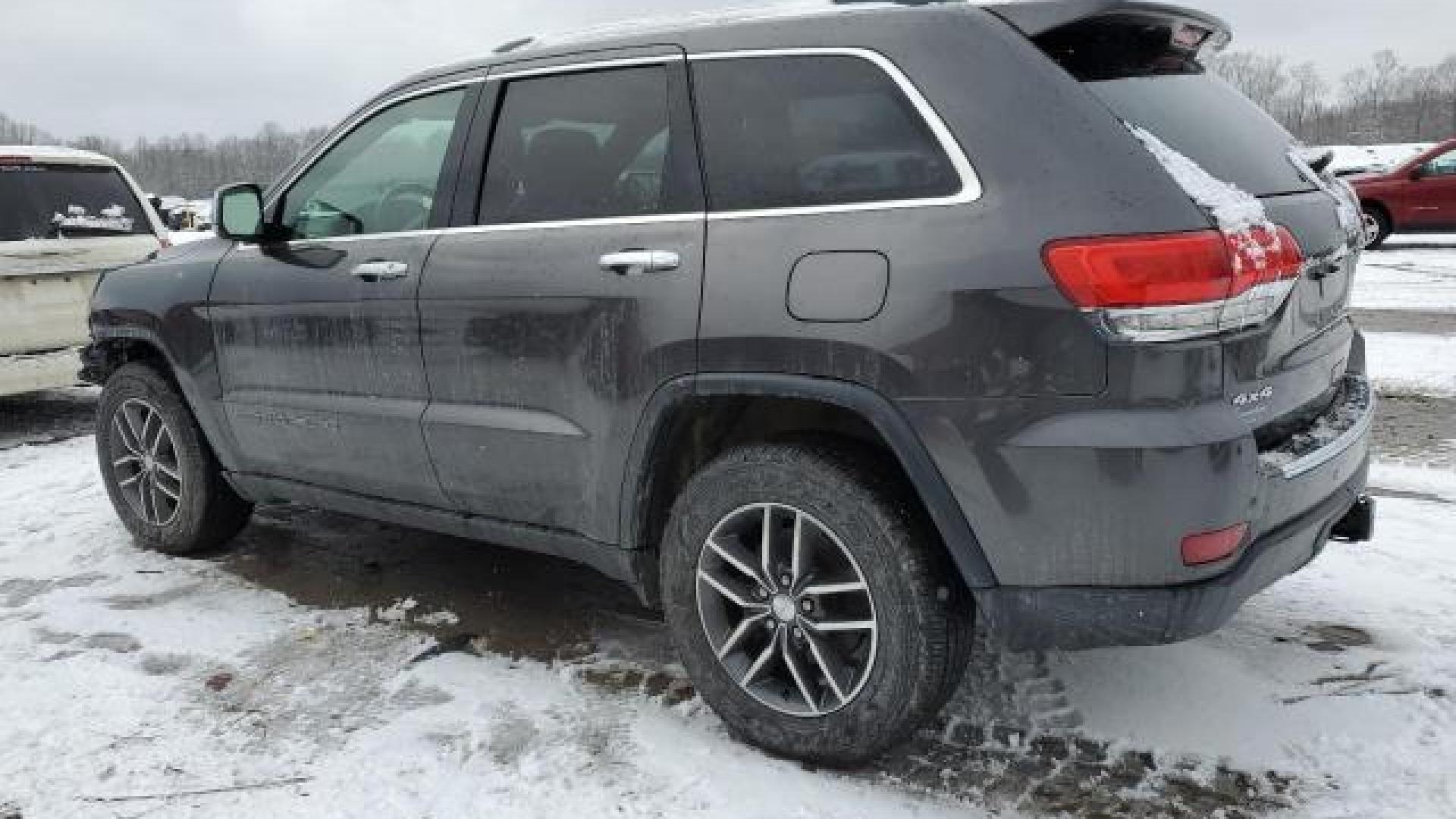 Jeep  - Grand Cherokee - 2017 - Grey - 86702754
