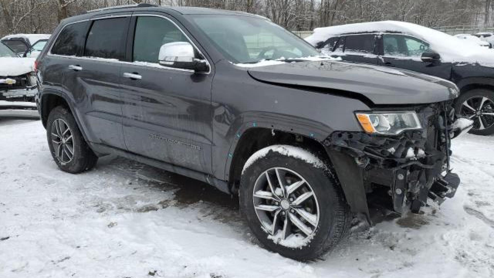 Jeep  - Grand Cherokee - 2017 - Grey - 86702754