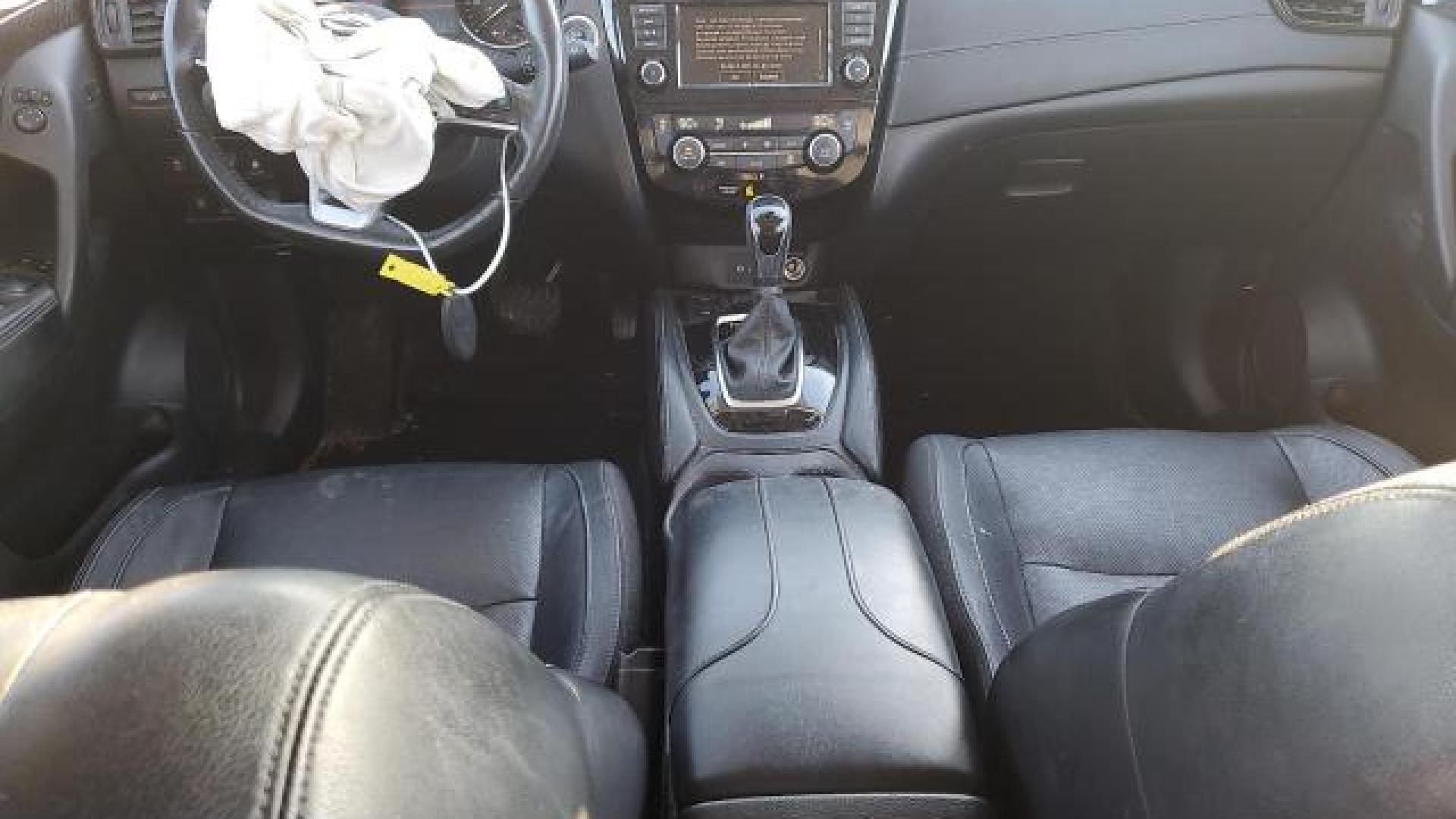 Nissan  - Rogue - 2018 - Grey - 86846644