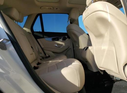 Mercedes - Glc300 - 2018 - White - 87005594