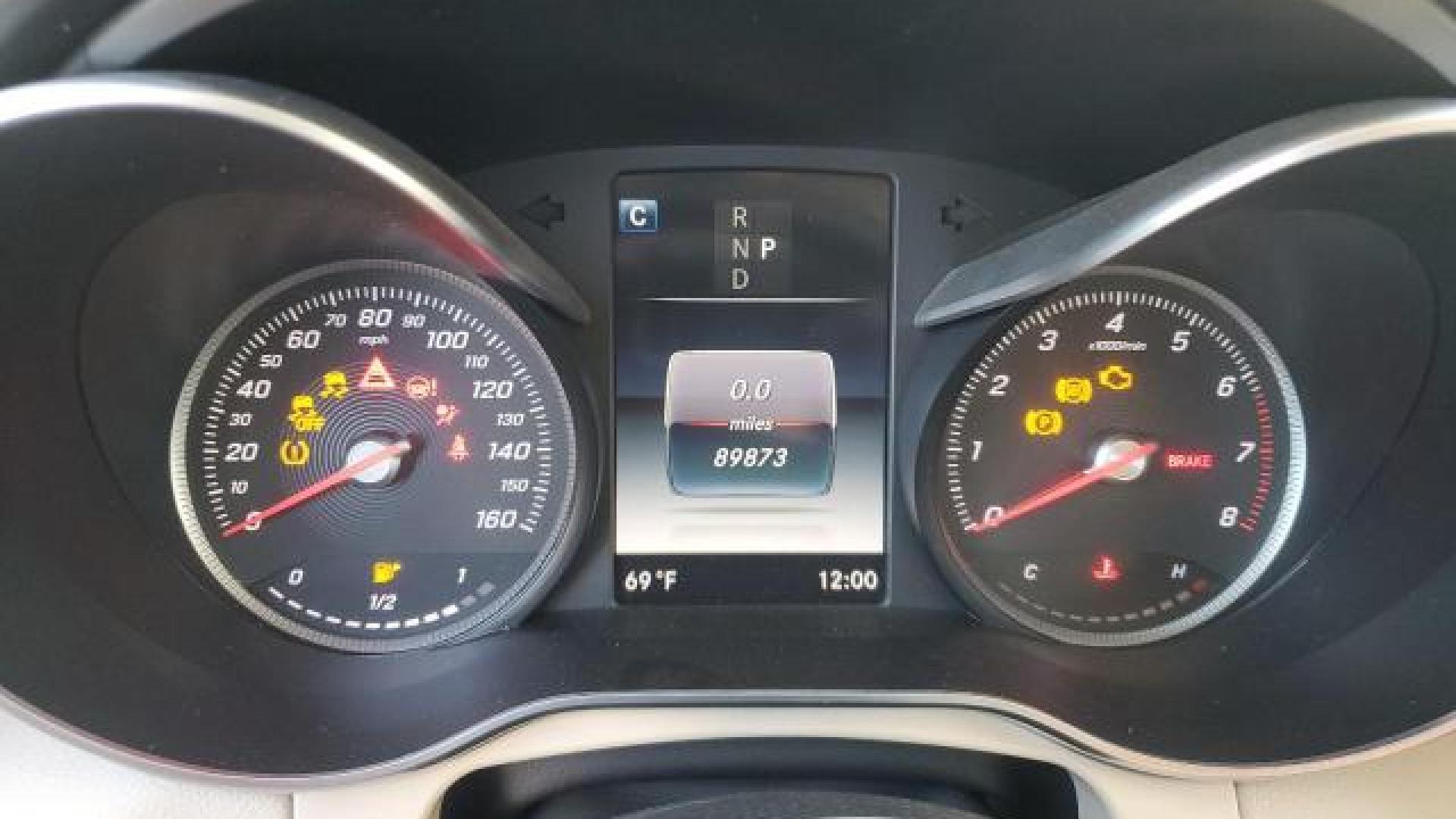 Mercedes - Glc300 - 2018 - White - 87005594