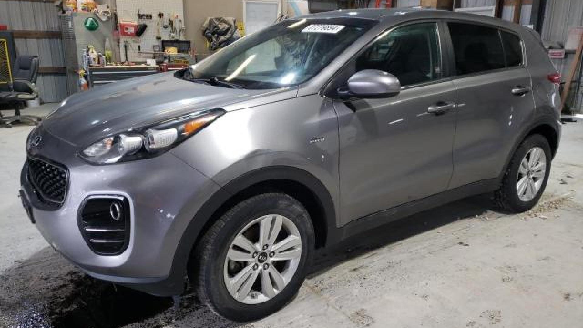 Kia - Sportage - 2018 - Grey - 87279894