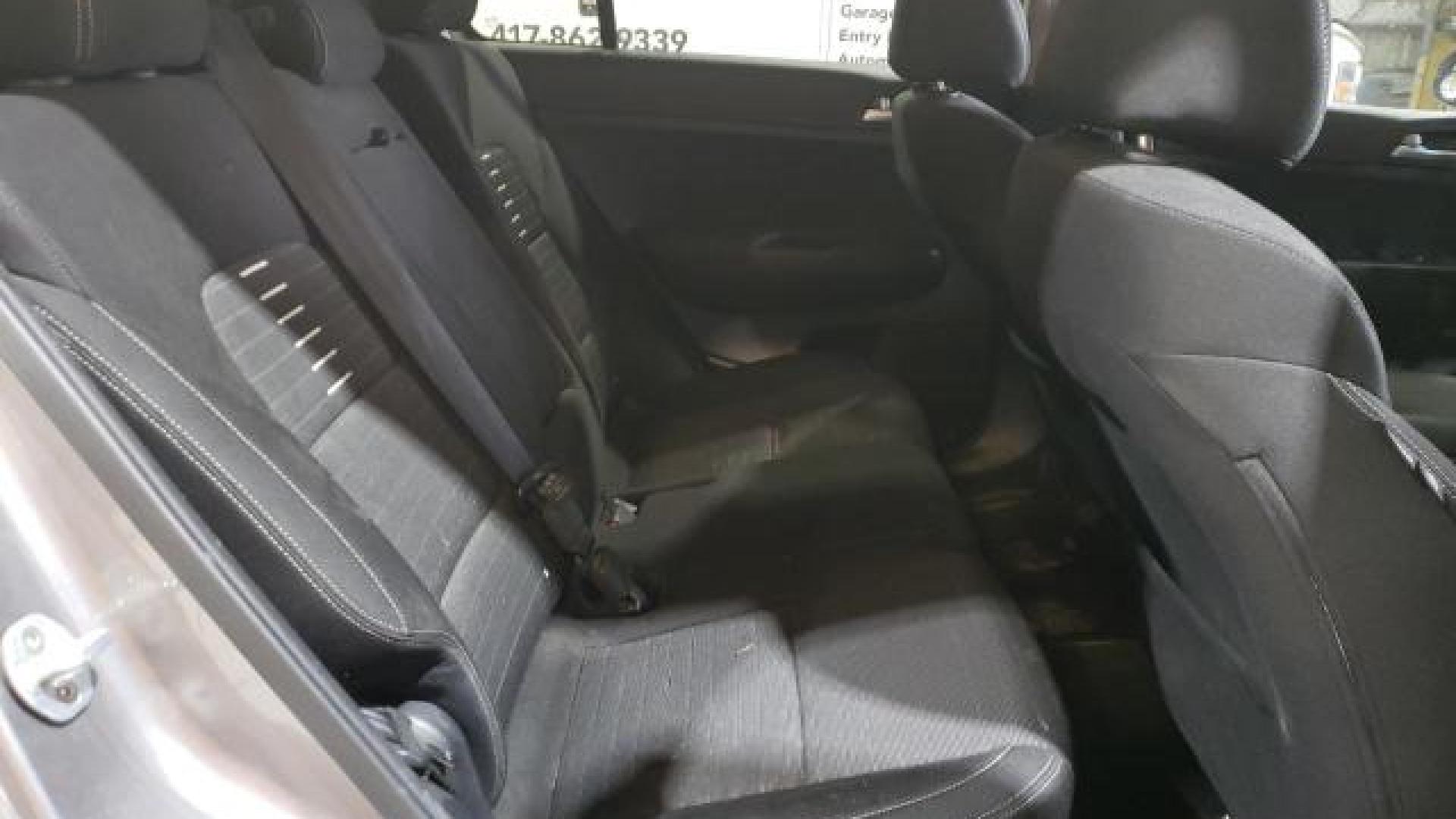 Kia - Sportage - 2018 - Grey - 87279894