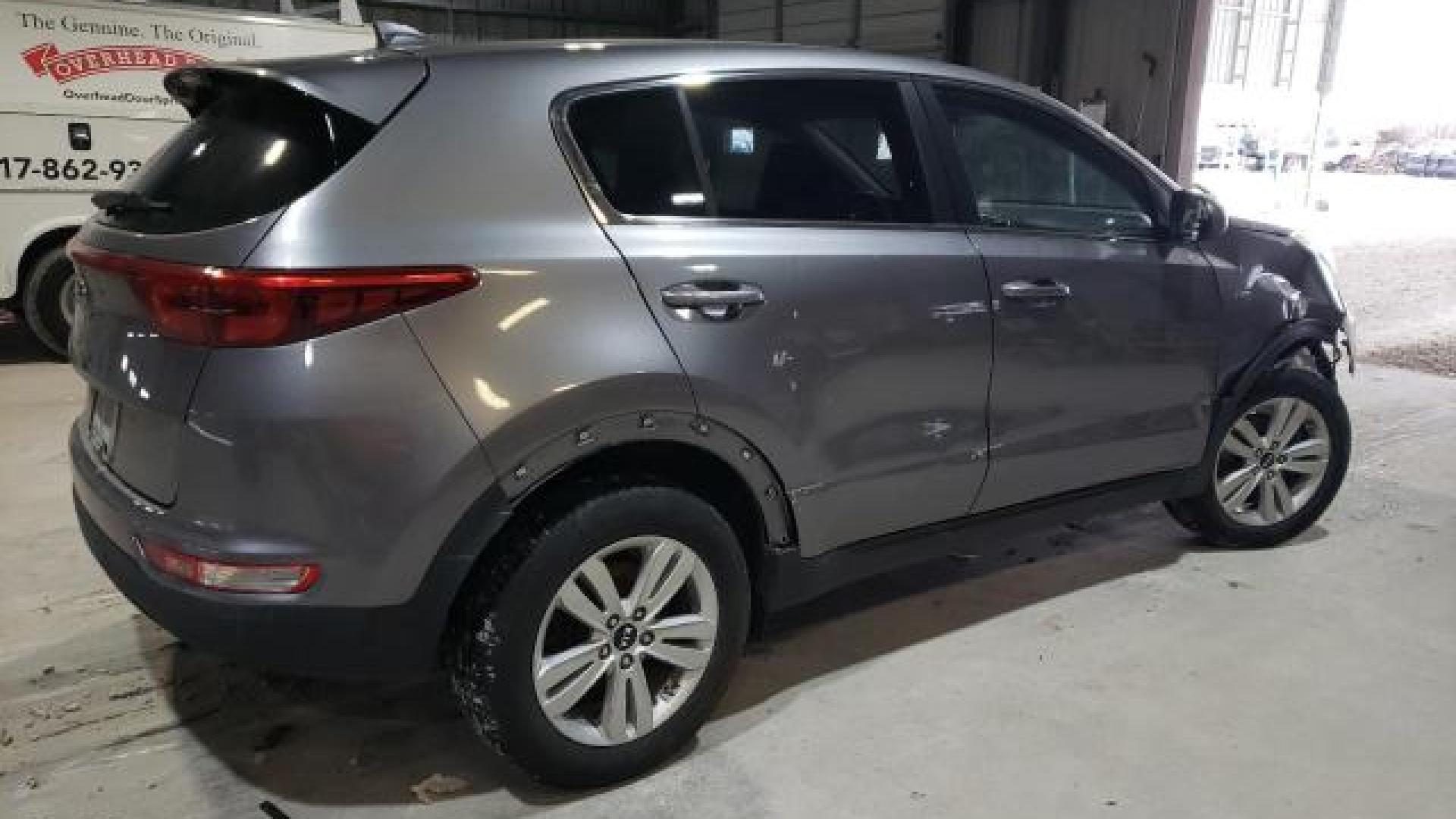 Kia - Sportage - 2018 - Grey - 87279894