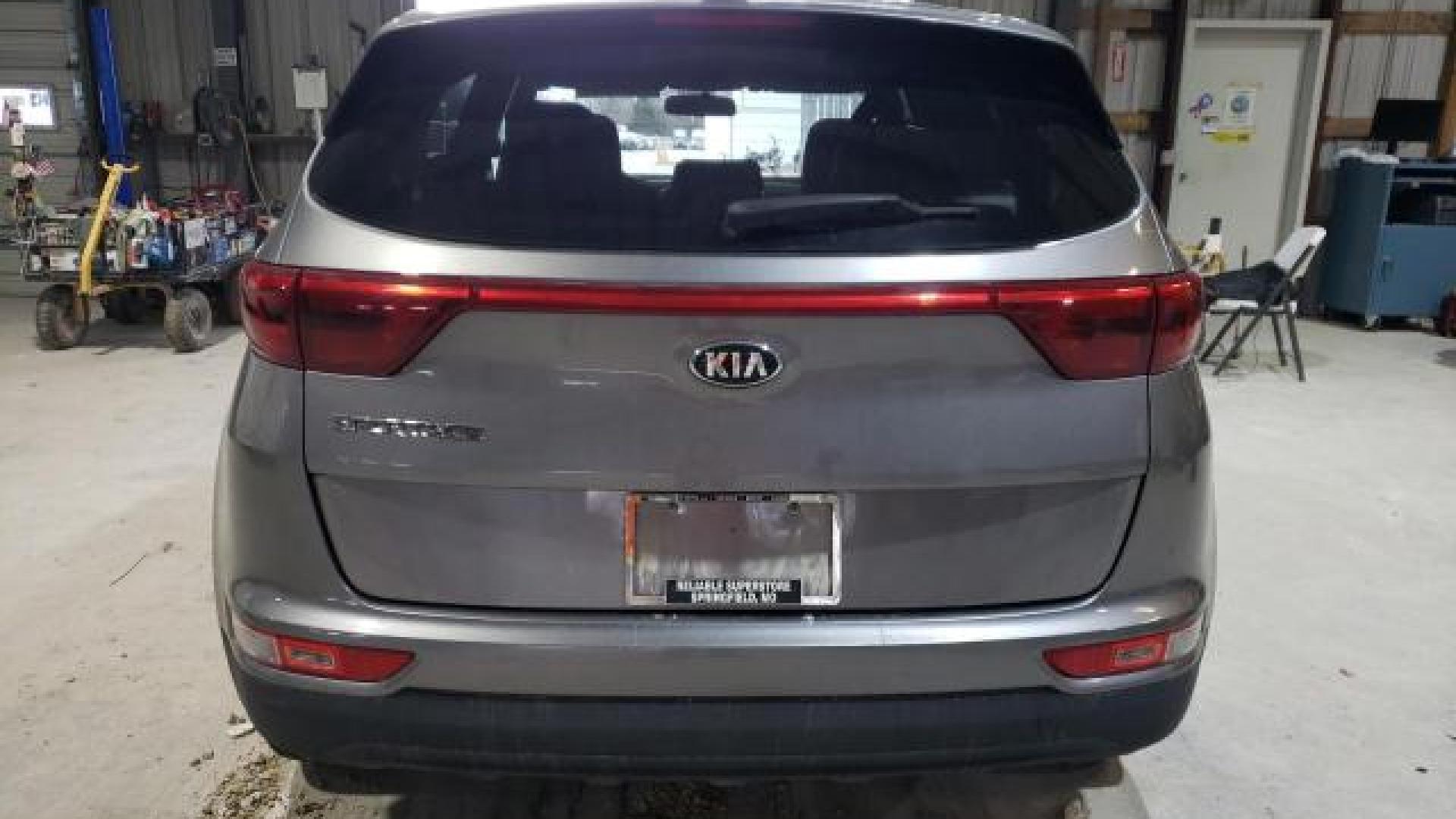 Kia - Sportage - 2018 - Grey - 87279894