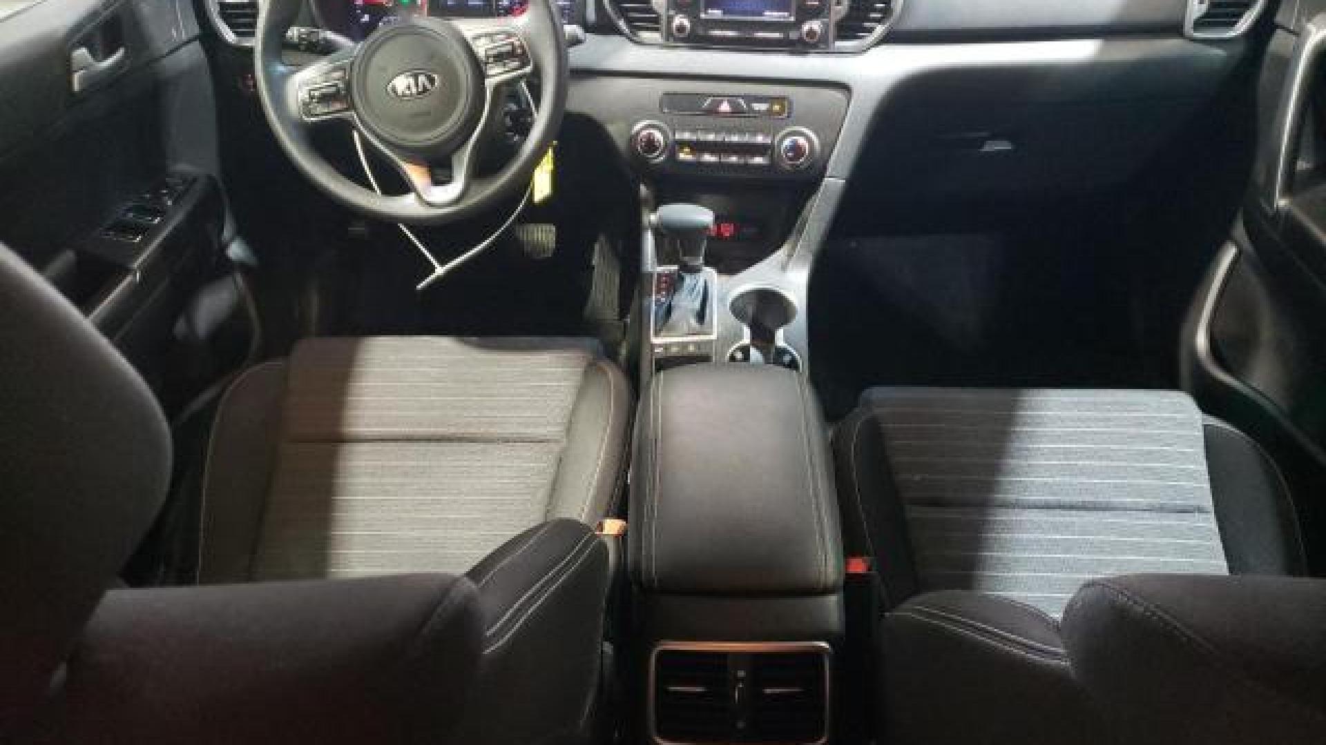 Kia - Sportage - 2018 - Grey - 87279894