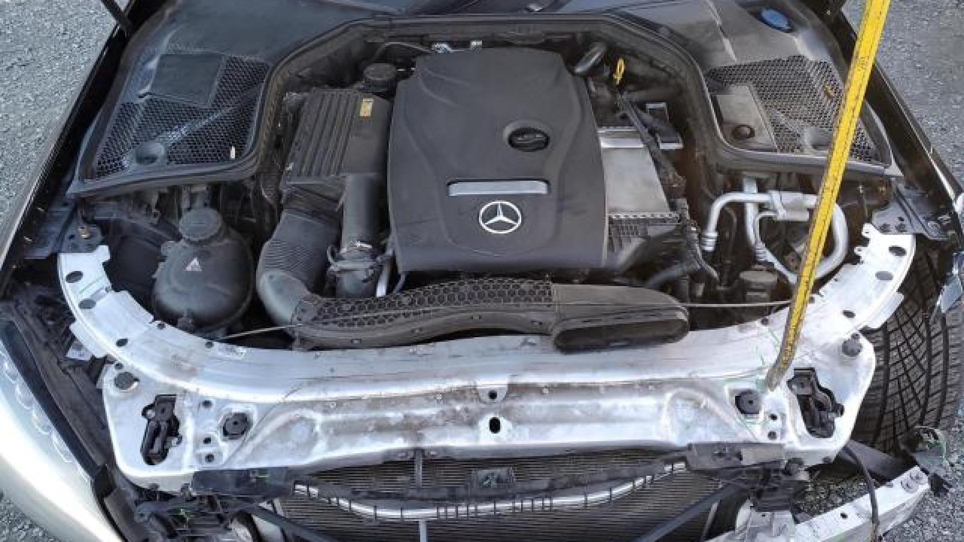 Mercedes - C300 - 2017 - Black - 87321904