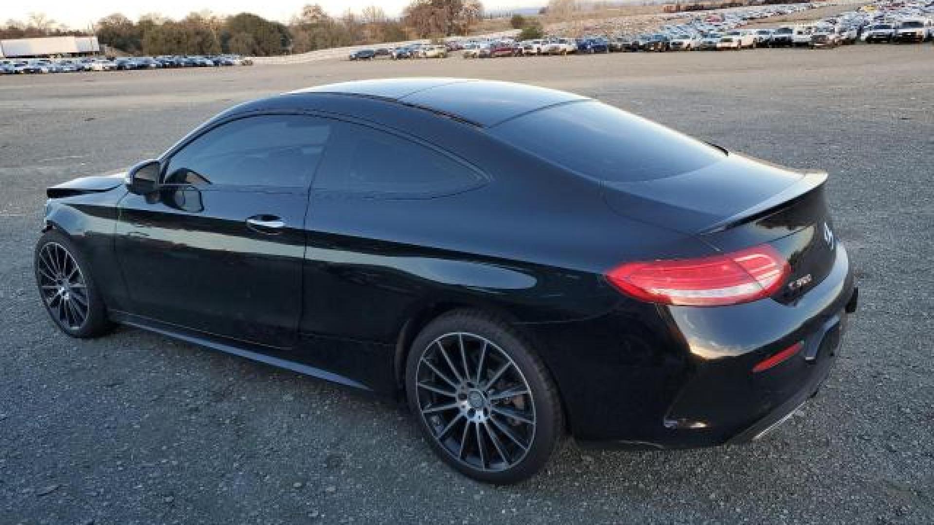 Mercedes - C300 - 2017 - Black - 87321904