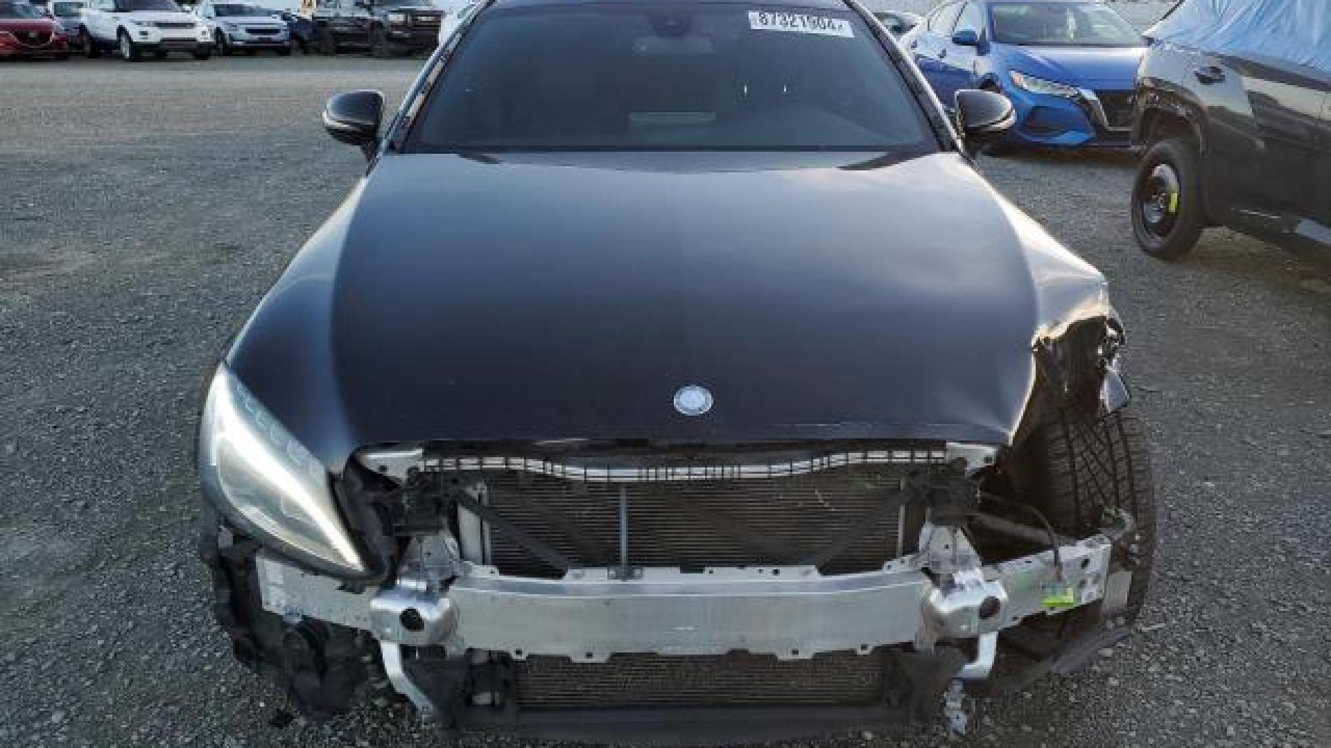 Mercedes - C300 - 2017 - Black - 87321904