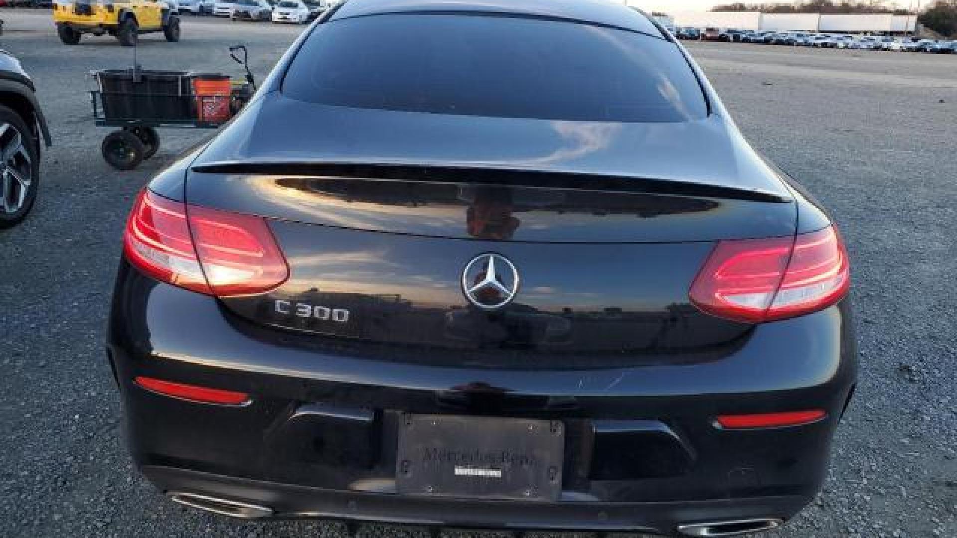 Mercedes - C300 - 2017 - Black - 87321904