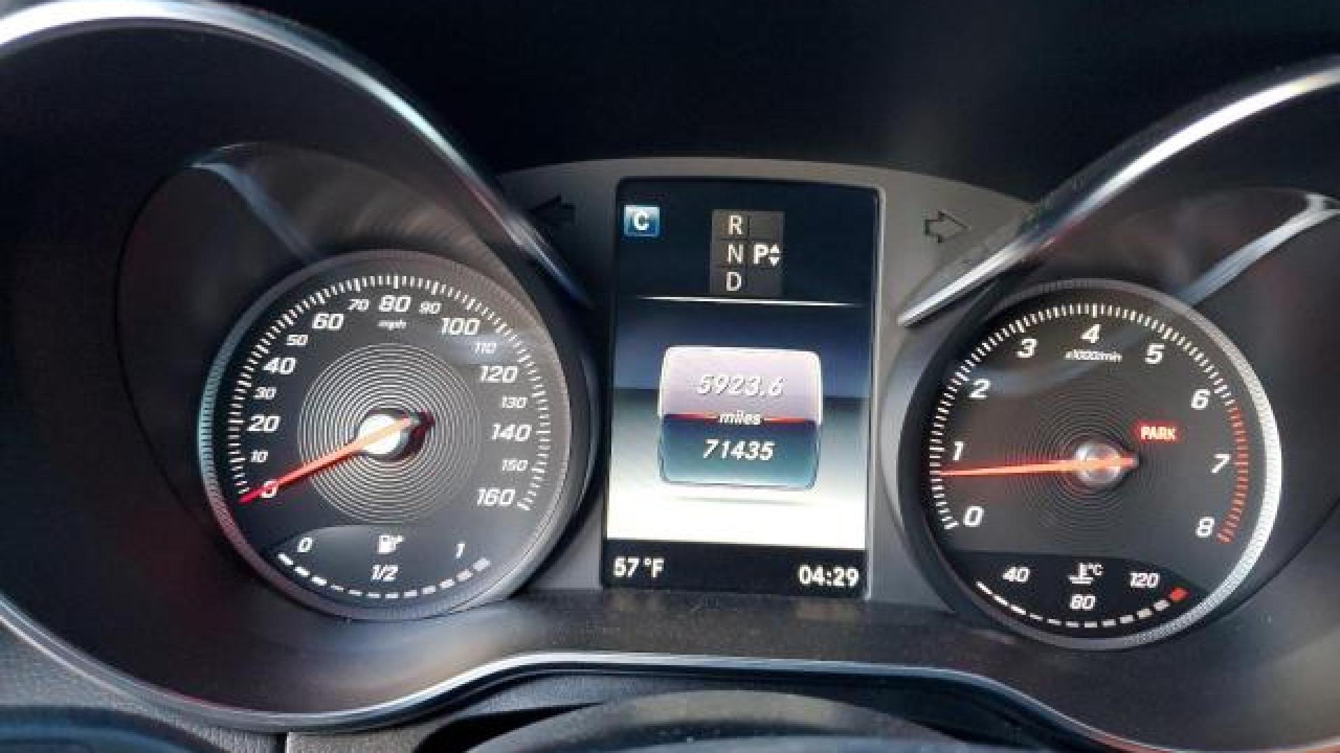 Mercedes - C300 - 2017 - Black - 87321904