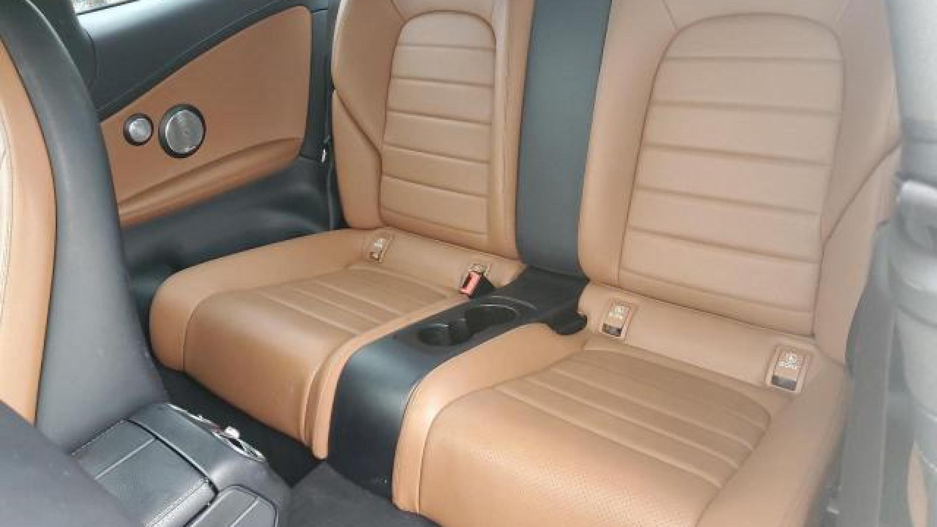 Mercedes - C300 - 2017 - White - 87703945