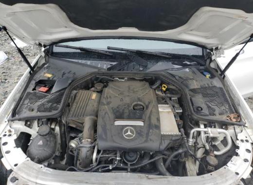 Mercedes - C300 - 2017 - White - 87703945