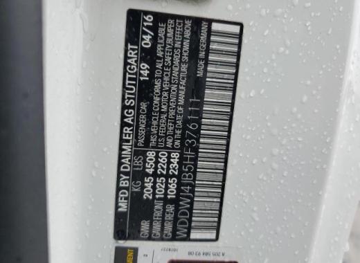 Mercedes - C300 - 2017 - White - 87703945