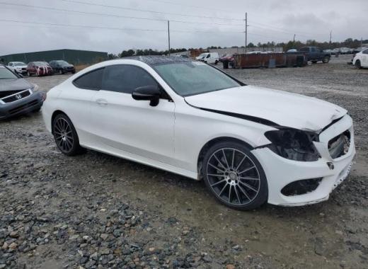 Mercedes - C300 - 2017 - White - 87703945