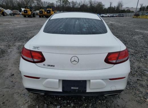 Mercedes - C300 - 2017 - White - 87703945