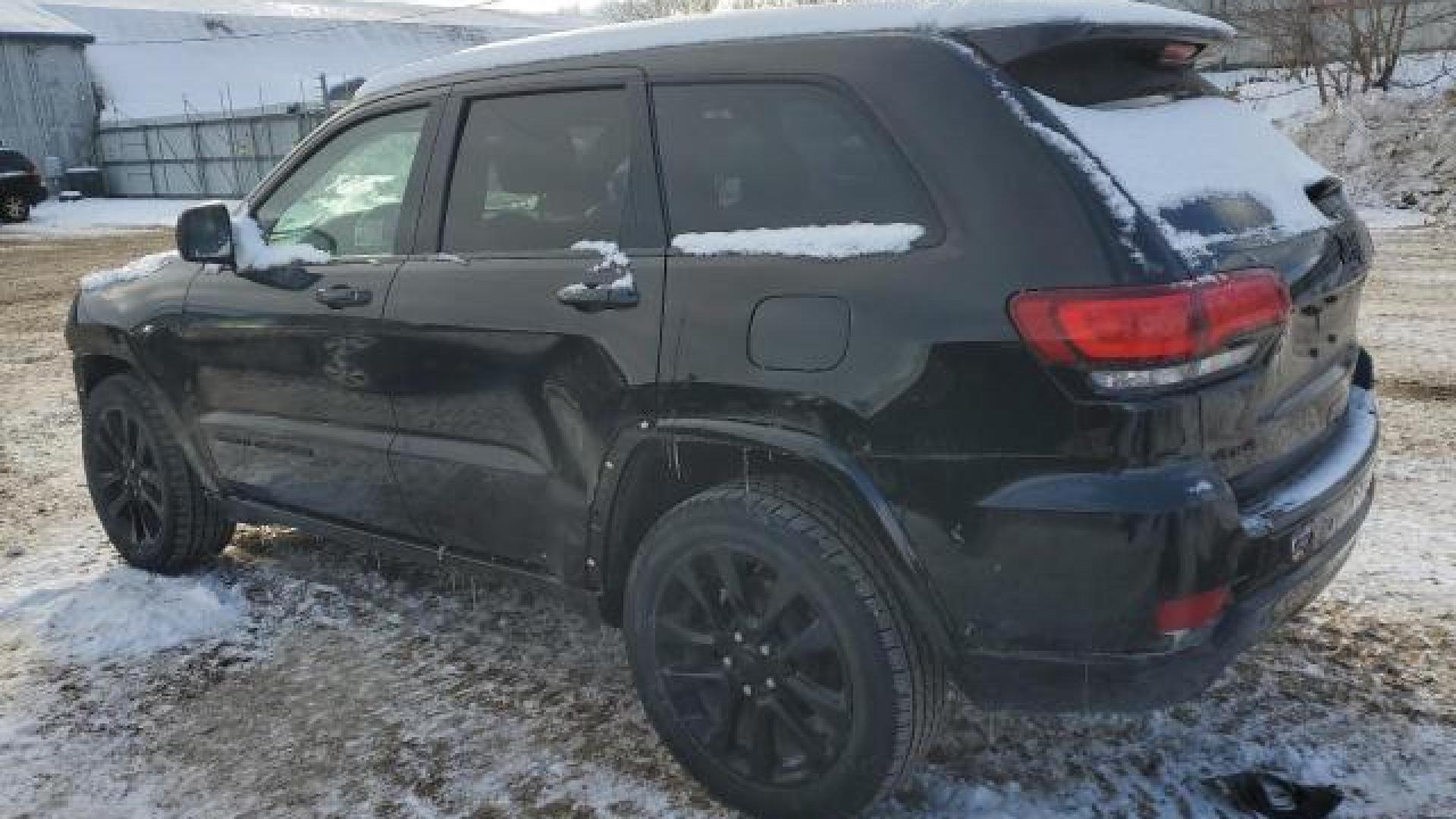 Jeep  - Grand Cherokee - 2017 - Black - 88019145