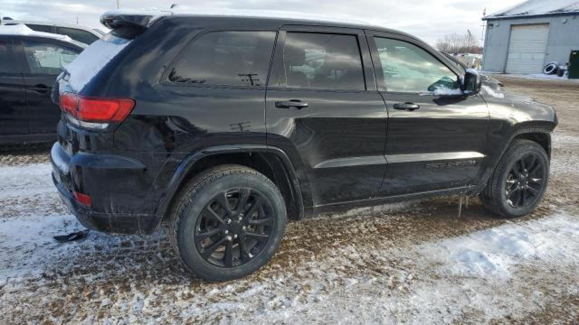 Jeep  - Grand Cherokee - 2017 - Black - 88019145