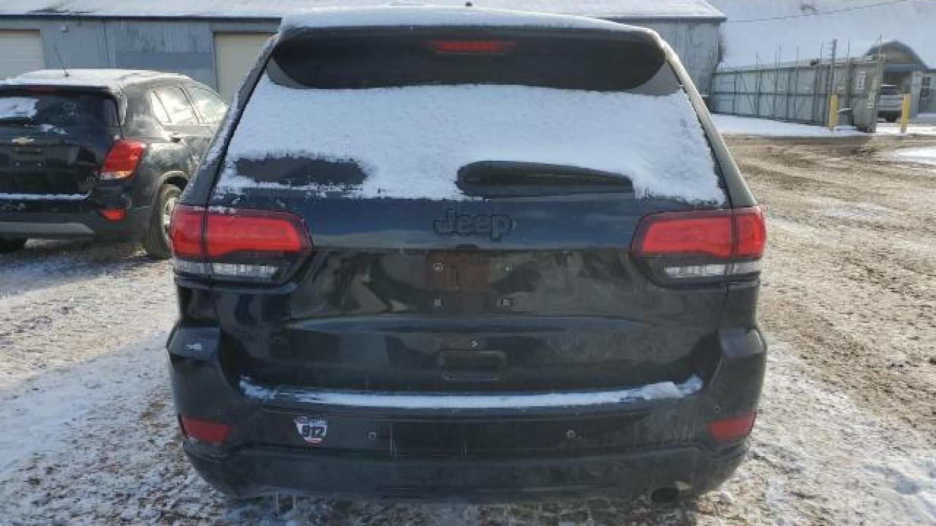 Jeep  - Grand Cherokee - 2017 - Black - 88019145