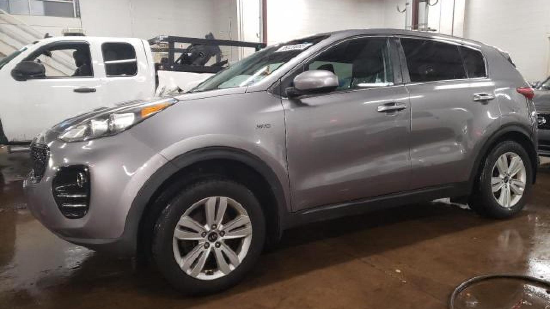 Kia - Sportage - 2017 - Grey - 88020085