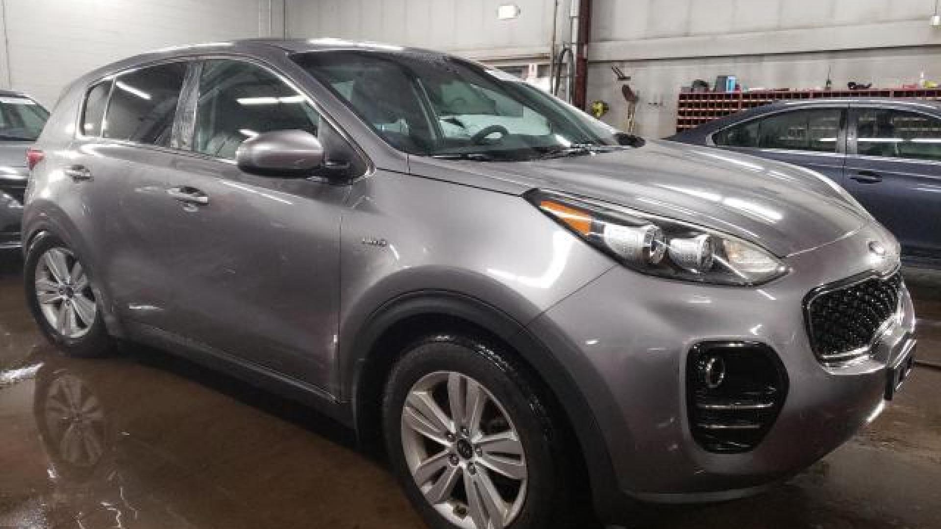 Kia - Sportage - 2017 - Grey - 88020085