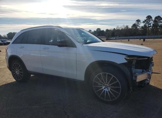 Mercedes - Glc300 - 2018 - White - 88102765