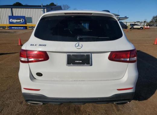 Mercedes - Glc300 - 2018 - White - 88102765