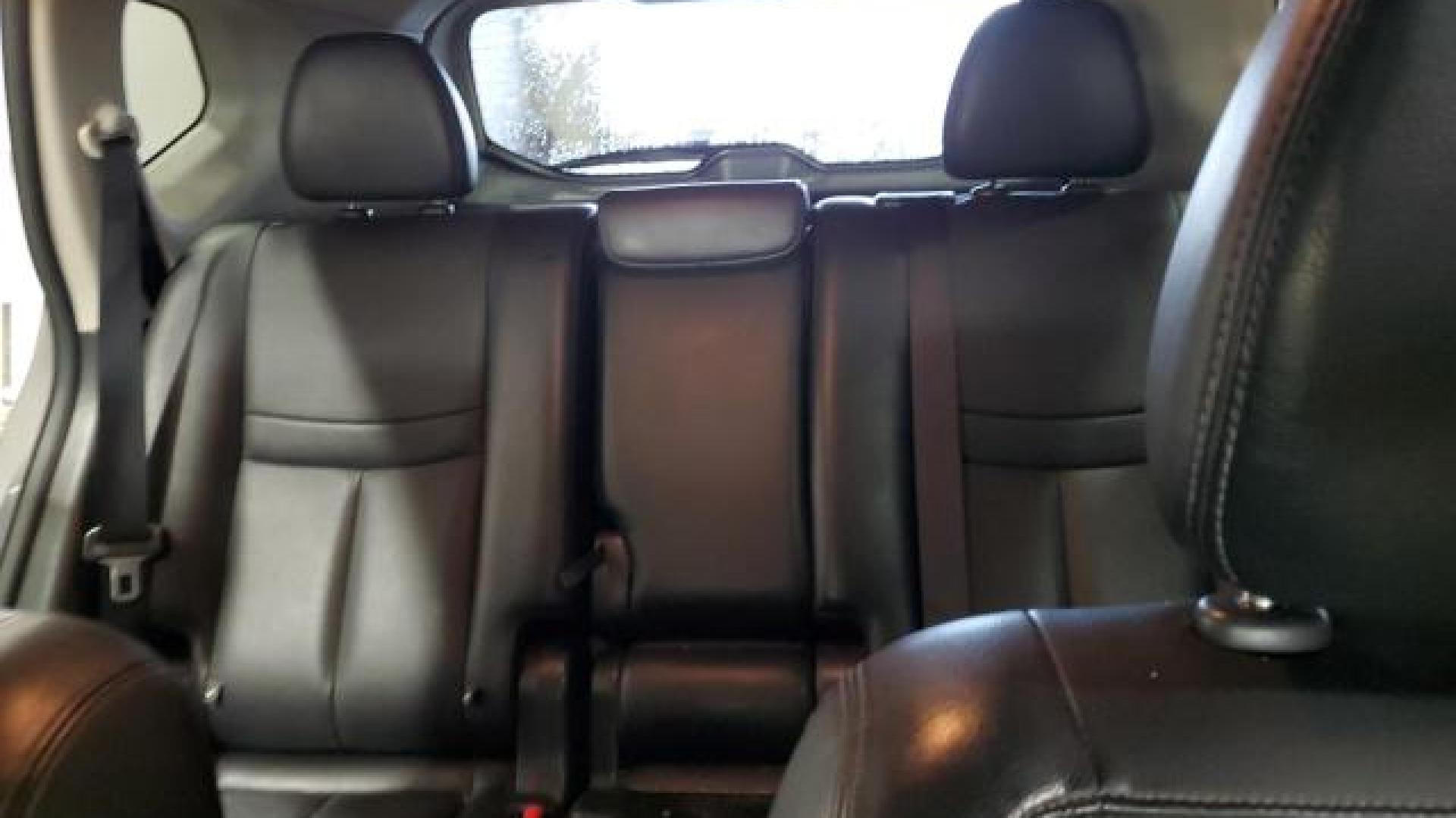 Nissan  - Rogue - 2018 - Grey - 88276025